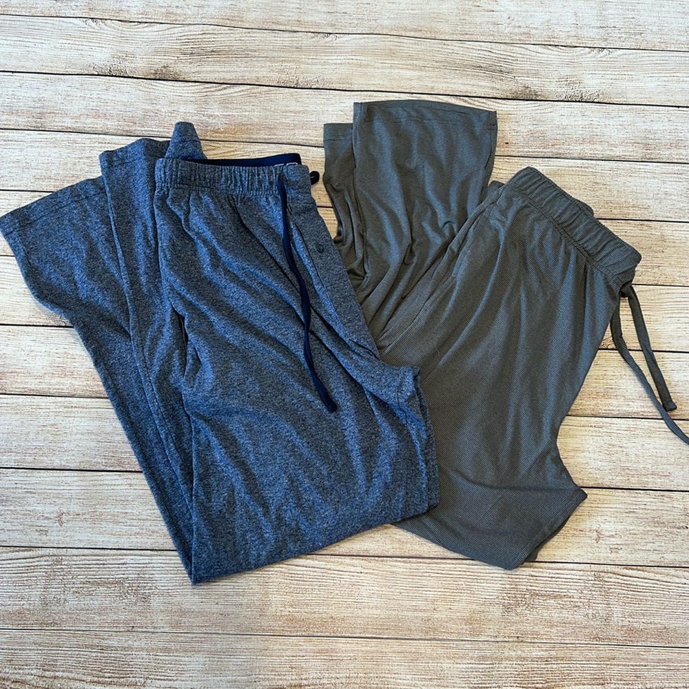 EUC two pairs of men's sleep pants, size medium